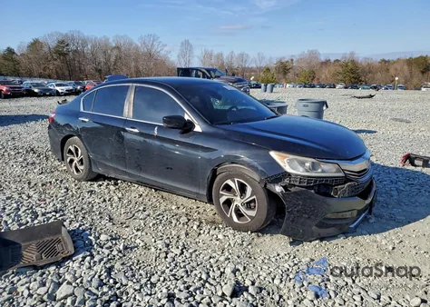 2017 Honda Accord Lx z USA, uszkodzony, nr VIN 1HGCR2F33HA014109